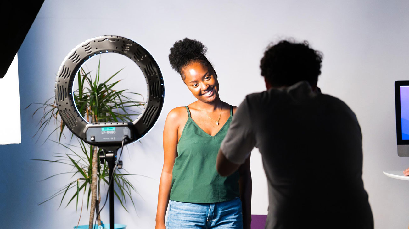 Studio photo de l'école GARTI équipé pour les shootings étudiants